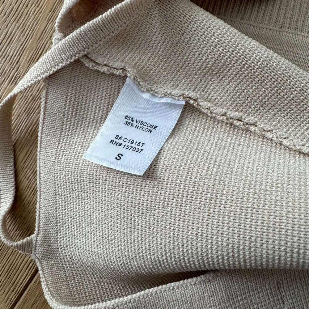 Et Clet Beige Ribbed Cropped Tank Small - Picture 6 of 6